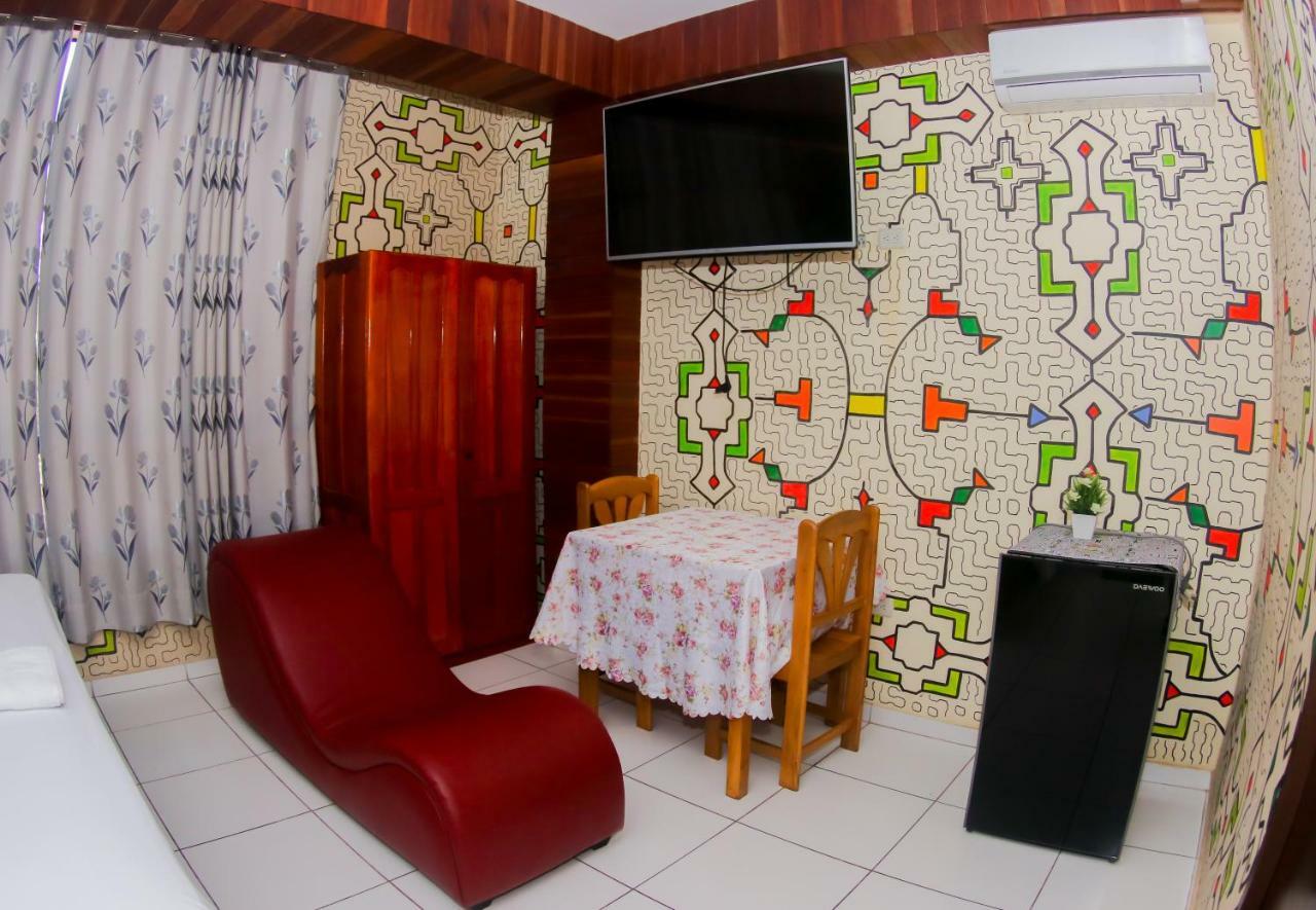 Gran Hotel Gusbet Pucallpa Exterior photo